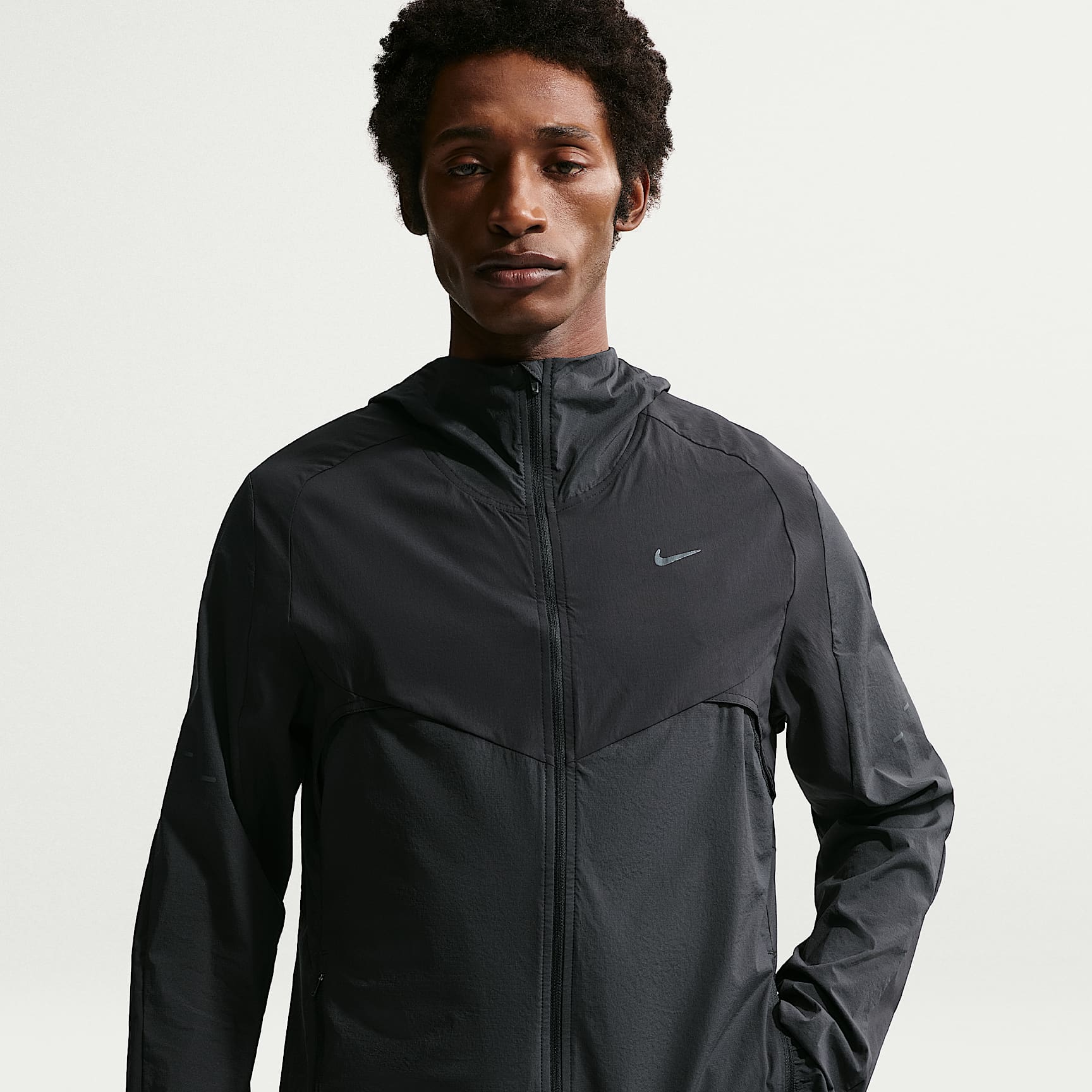 Nike Stride Plus Men's Repel Running Jacket. Nike ZA